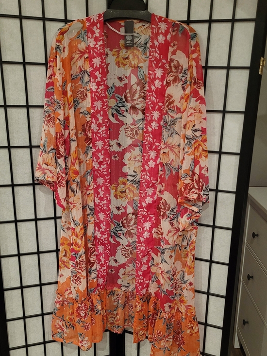 Vince Camuto Tops - Vince Camuto Floral Kimono in Pink & Orange